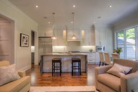 31 Bessborough Dr, House detached with 4 bedrooms, 5 bathrooms and 3 parking in Toronto ON | Image 3