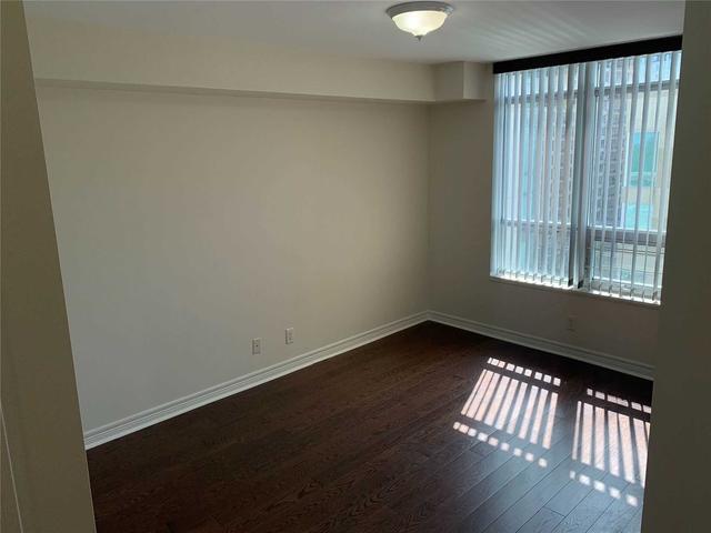 1004 - 212 Eglinton Ave E, Condo with 2 bedrooms, 2 bathrooms and 1 parking in Toronto ON | Image 10