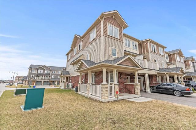 85 Far North Crt, House attached with 2 bedrooms, 2 bathrooms and 3 parking in Oshawa ON | Image 23