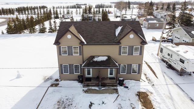 303 1st Ave Se, Home with 3 bedrooms, 1 bathrooms and 3 parking in Falher AB | Image 8