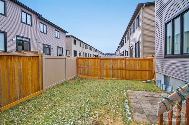 211 Don Brown Private, Townhouse with 3 bedrooms, 3 bathrooms and 4 parking in Ottawa ON | Image 27