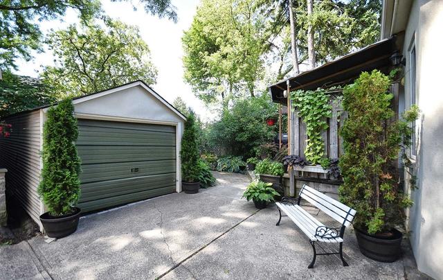 721 Millwood Rd, House detached with 2 bedrooms, 2 bathrooms and 2 parking in Toronto ON | Image 35