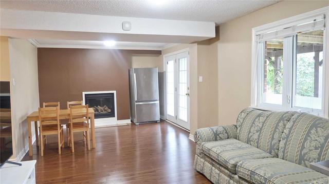 42 Parkside Dr, House detached with 3 bedrooms, 4 bathrooms and 4 parking in Brampton ON | Image 7