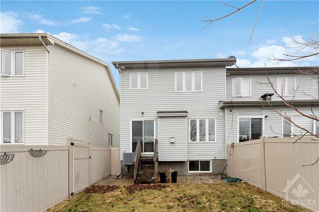 220 Macoun Circle, Townhouse with 3 bedrooms, 4 bathrooms and 3 parking in Ottawa ON | Image 26