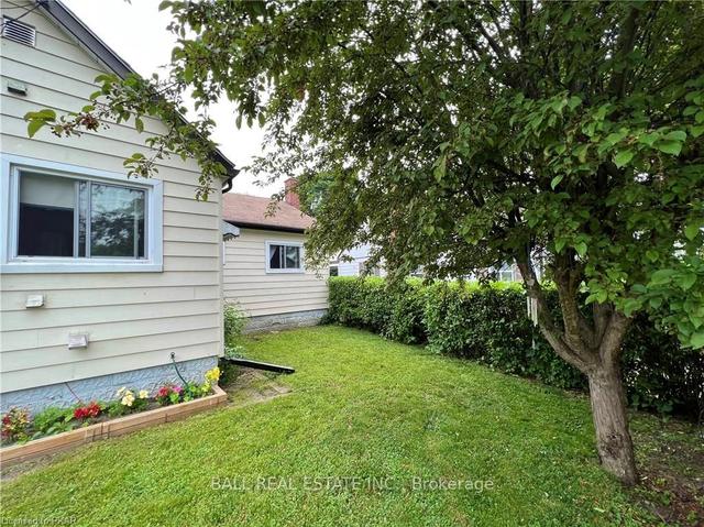 28 Edgewater Blvd, House detached with 2 bedrooms, 2 bathrooms and 2 parking in Peterborough ON | Image 21