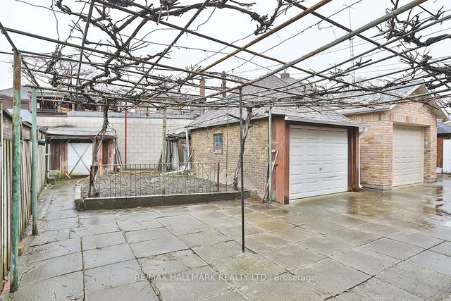 16 Rusholme Rd, House detached with 4 bedrooms, 3 bathrooms and 2 parking in Toronto ON | Image 28