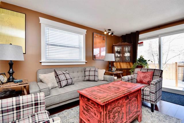702 Frazer Dr, House semidetached with 1 bedrooms, 3 bathrooms and 3 parking in Midland ON | Image 4