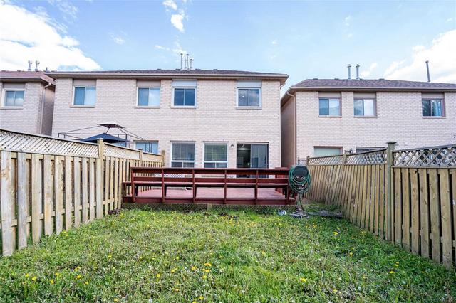 74 Cedarwood Cres, House attached with 3 bedrooms, 3 bathrooms and 3 parking in Brampton ON | Image 10