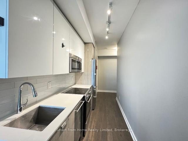 705 - 57 St Joseph St, Condo with 1 bedrooms, 1 bathrooms and 0 parking in Toronto ON | Image 3