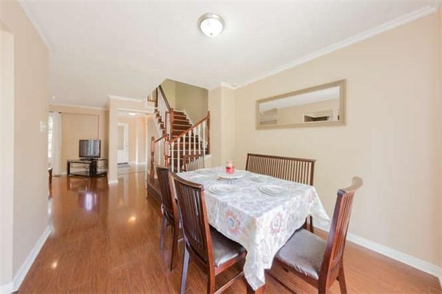 92 Fanshawe Dr, House attached with 3 bedrooms, 2 bathrooms and 2 parking in Brampton ON | Image 7