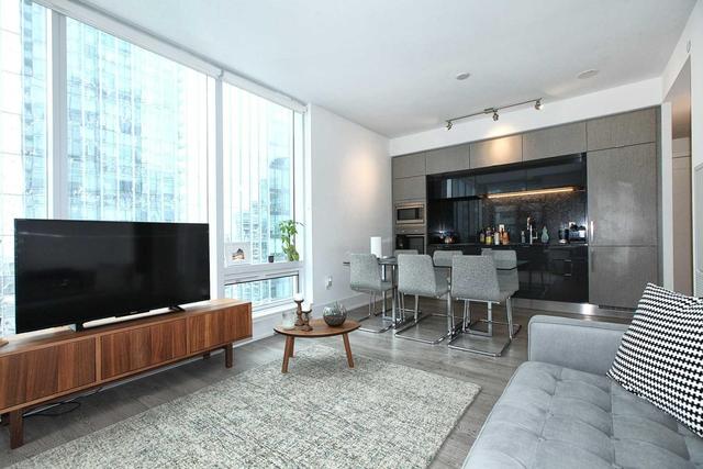 3003 - 10 York St, Condo with 2 bedrooms, 2 bathrooms and 1 parking in Toronto ON | Image 5