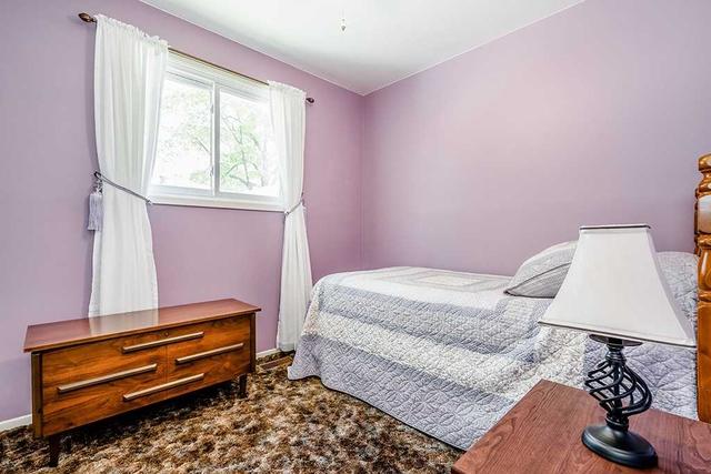 346 Cedar St, House detached with 3 bedrooms, 2 bathrooms and 4 parking in Midland ON | Image 4