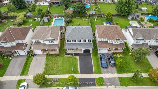 32 Stowe Terr E, House detached with 3 bedrooms, 2 bathrooms and 3 parking in Brantford ON | Image 23