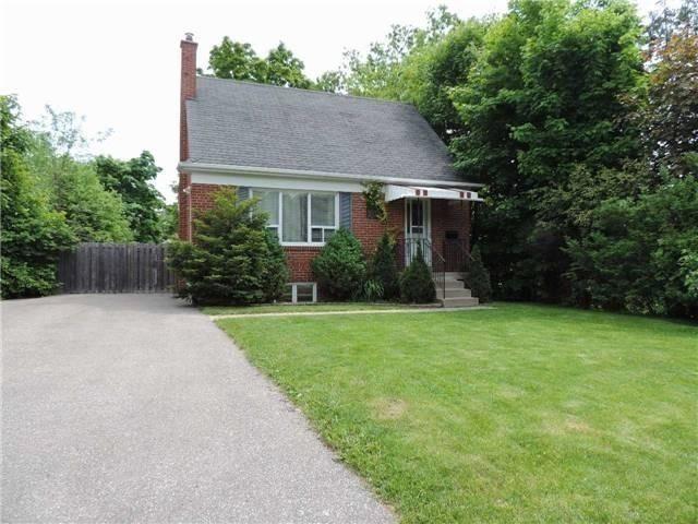 117 Lawrence Ave, House detached with 3 bedrooms, 2 bathrooms and 4 parking in Richmond Hill ON | Image 1
