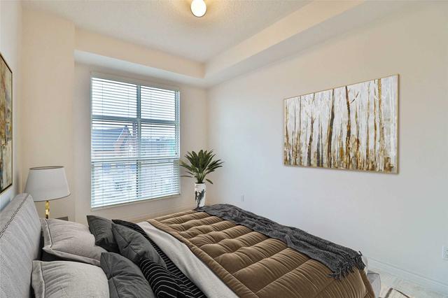412 - 3085 Bloor St W, Condo with 2 bedrooms, 2 bathrooms and 1 parking in Toronto ON | Image 4
