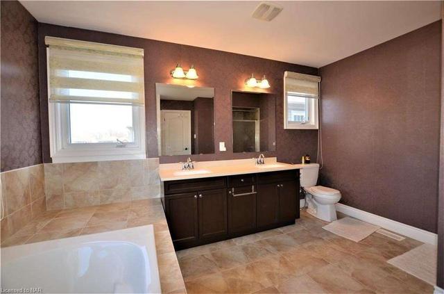 8902 Kudlac St, House detached with 5 bedrooms, 5 bathrooms and 6 parking in Niagara Falls ON | Image 11