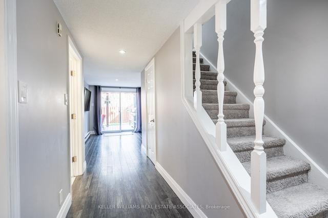 84 Kingham Rd, Townhouse with 3 bedrooms, 2 bathrooms and 1 parking in Halton Hills ON | Image 11