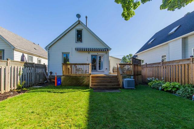 562 Clark Ave, House detached with 2 bedrooms, 1 bathrooms and 3 parking in Burlington ON | Image 21