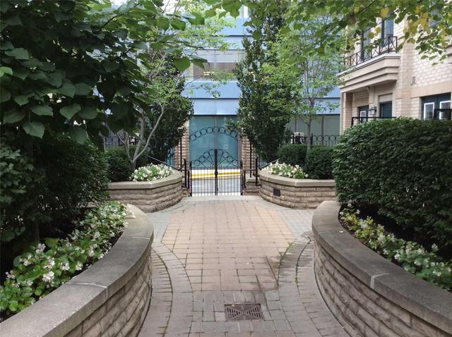Th 23 - 1 Baxter St, Townhouse with 2 bedrooms, 2 bathrooms and 1 parking in Toronto ON | Image 2