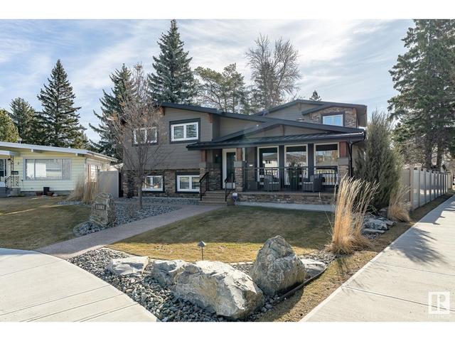 11603 49 Av Nw, House detached with 5 bedrooms, 3 bathrooms and null parking in Edmonton AB | Image 2