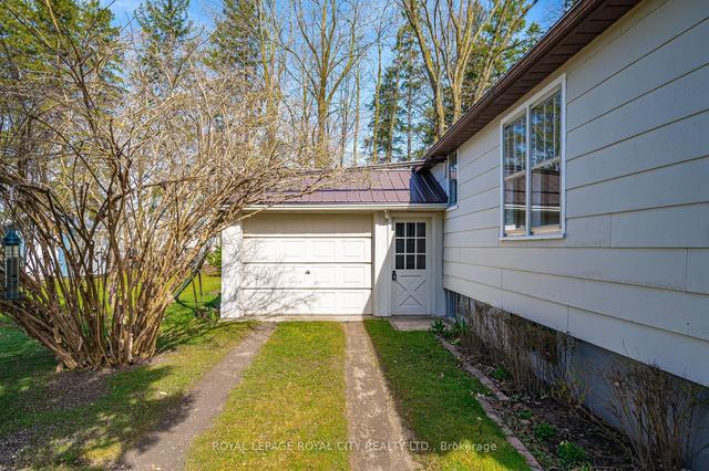345 Sligo Rd W, House detached with 2 bedrooms, 1 bathrooms and 4 parking in Wellington North ON | Image 26