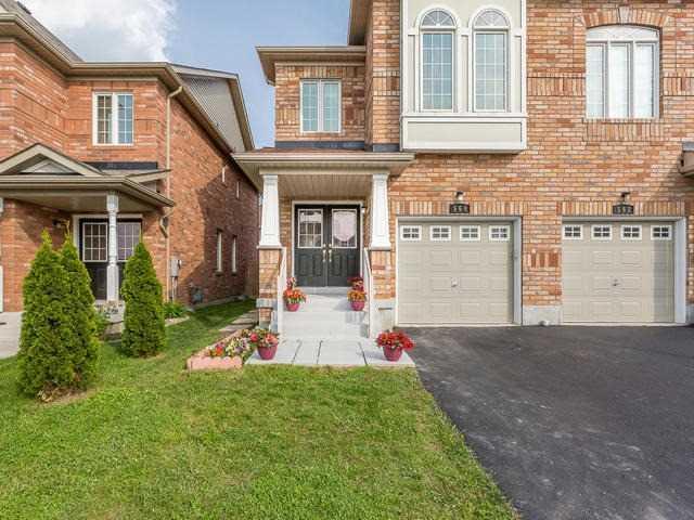 564 Courtney Valley Rd, House semidetached with 3 bedrooms, 4 bathrooms and 2 parking in Mississauga ON | Image 2