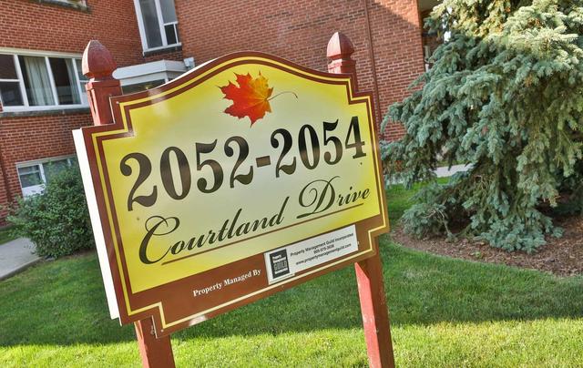 104 - 2054 Courtland Dr, Condo with 2 bedrooms, 1 bathrooms and 1 parking in Burlington ON | Image 33