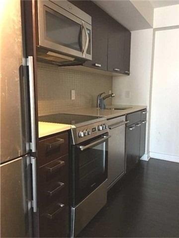 810 - 295 Adelaide St W, Condo with 2 bedrooms, 2 bathrooms and 0 parking in Toronto ON | Image 9