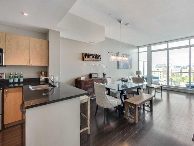 922 - 388 Richmond St W, Condo with 2 bedrooms, 2 bathrooms and 0 parking in Toronto ON | Image 4