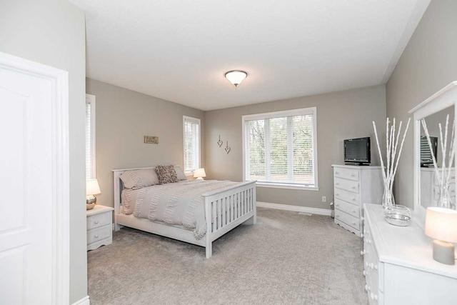 62 Red Oak Cres, House detached with 3 bedrooms, 2 bathrooms and 8 parking in Oro Medonte ON | Image 7