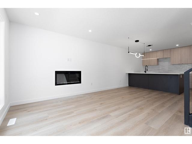11431 85 St Nw, Home with 4 bedrooms, 3 bathrooms and null parking in Edmonton AB | Image 5