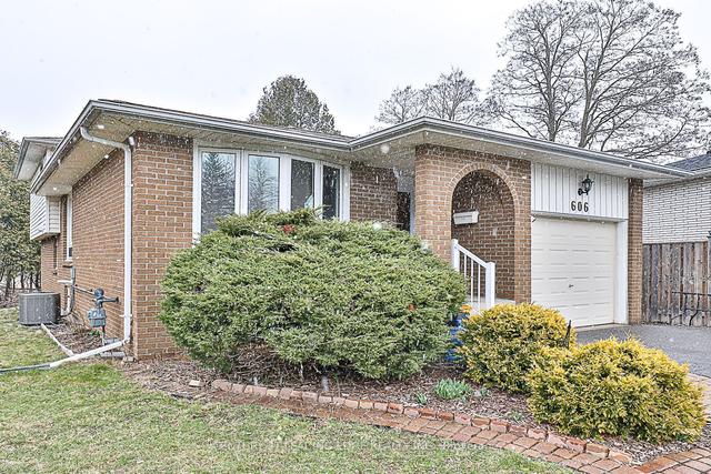606 Bermuda Crt, House detached with 4 bedrooms, 2 bathrooms and 5 parking in Oshawa ON | Image 1