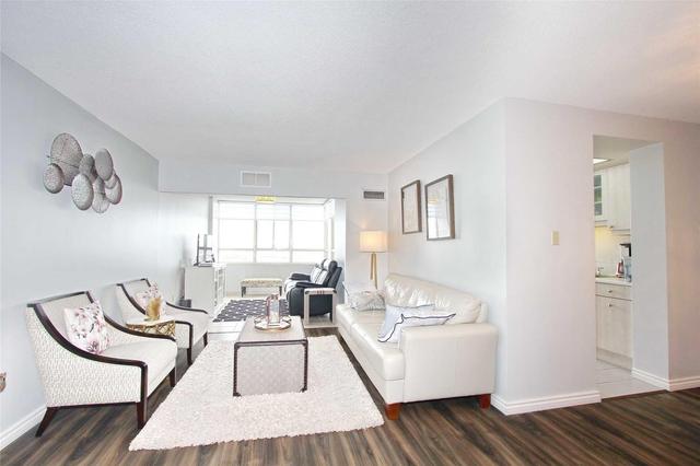 1901 - 100 County Court Blvd, Condo with 2 bedrooms, 2 bathrooms and 1 parking in Brampton ON | Image 3
