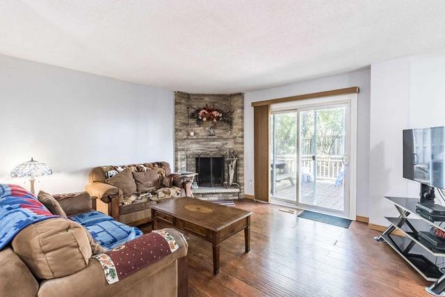 7 Nottawasaga Cres, House semidetached with 4 bedrooms, 2 bathrooms and 3 parking in Brampton ON | Image 5