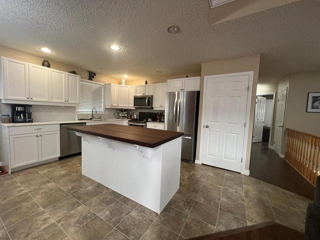 20 Skaggs Crossing, House detached with 5 bedrooms, 3 bathrooms and 4 parking in Whitecourt AB | Image 16