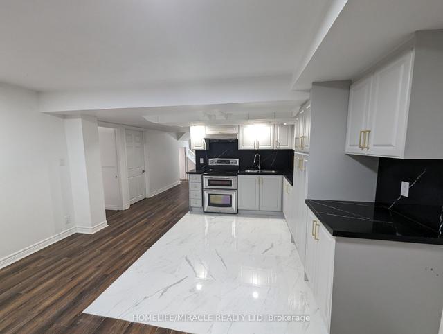 53 Domingo St, House detached with 2 bedrooms, 1 bathrooms and 1 parking in Vaughan ON | Image 7