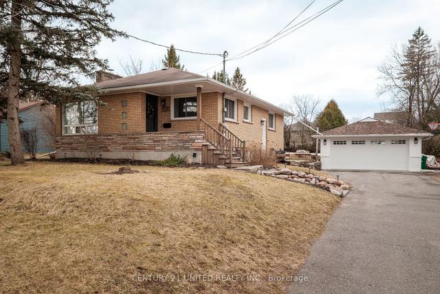 637 Spillsbury Dr, House detached with 3 bedrooms, 2 bathrooms and 7 parking in Peterborough ON | Image 1