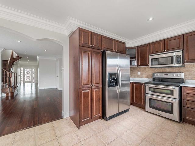 7 Twin Hills Cres, House semidetached with 3 bedrooms, 4 bathrooms and 2 parking in Vaughan ON | Image 5