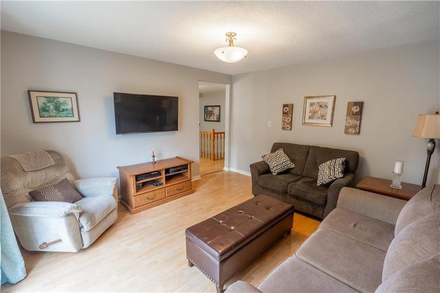 705 James Street, House detached with 3 bedrooms, 1 bathrooms and 3 parking in Cornwall ON | Image 3