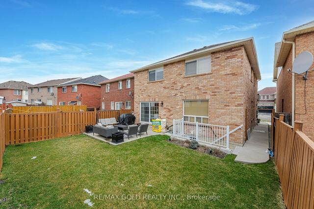 118 Herdwick St, House detached with 4 bedrooms, 4 bathrooms and 6 parking in Brampton ON | Image 19