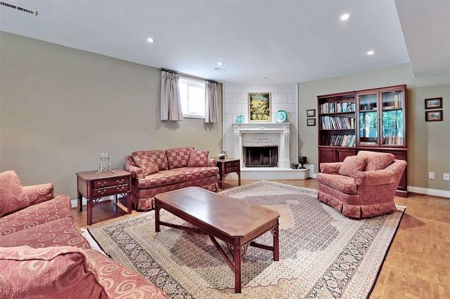 166 Valley Rd, House detached with 4 bedrooms, 4 bathrooms and 4 parking in Toronto ON | Image 15
