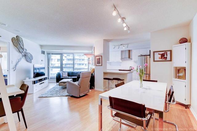 1101 - 10 Queens Quay W, Condo with 1 bedrooms, 2 bathrooms and 1 parking in Toronto ON | Image 24