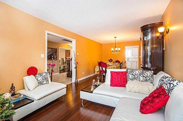 540 Old Harwood Ave, House detached with 4 bedrooms, 3 bathrooms and 3 parking in Ajax ON | Image 2