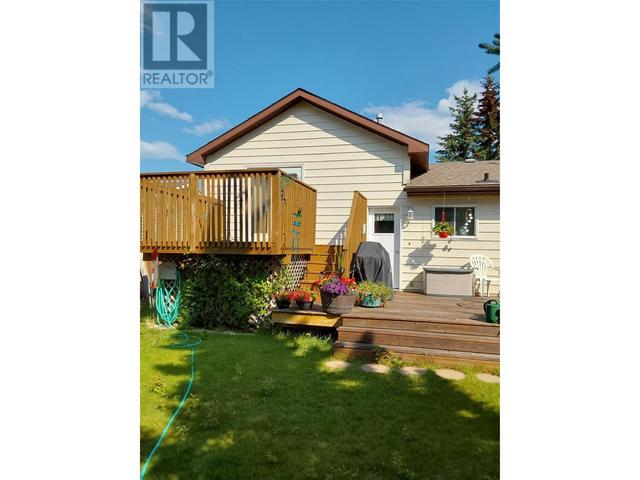 111 Bullmoose Crescent, House detached with 4 bedrooms, 2 bathrooms and null parking in Tumbler Ridge BC | Image 22