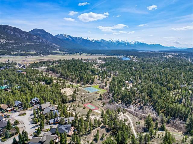 1 - 835 Lakeview Drive, House attached with 4 bedrooms, 3 bathrooms and 4 parking in East Kootenay F BC | Image 47