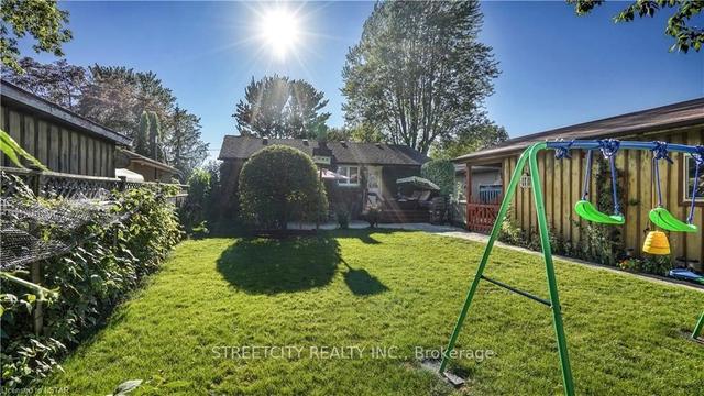 1911 Crystal Cres, House detached with 3 bedrooms, 2 bathrooms and 7 parking in London ON | Image 30