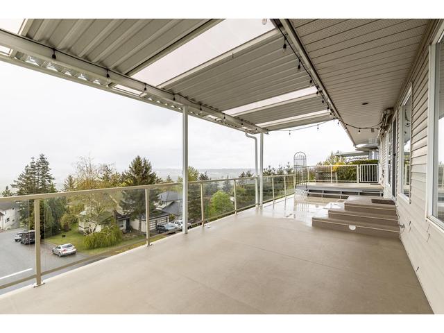 35790 Canterbury Avenue, House detached with 4 bedrooms, 3 bathrooms and 3 parking in Abbotsford BC | Image 3
