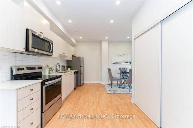 1 Antrin St, House attached with 2 bedrooms, 3 bathrooms and 2 parking in Vaughan ON | Image 2