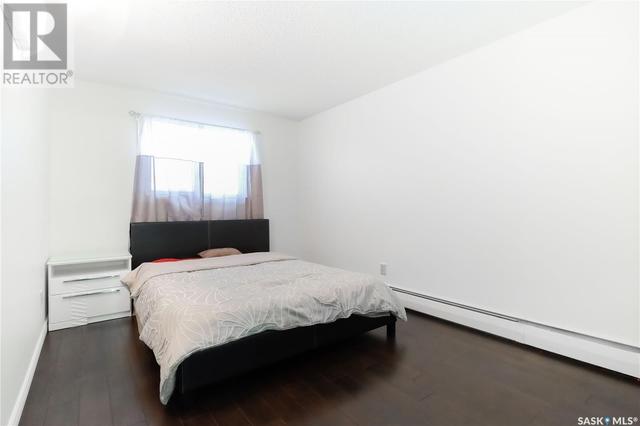 405 - 20 Kleisinger Crescent, Condo with 2 bedrooms, 1 bathrooms and null parking in Regina SK | Card Image