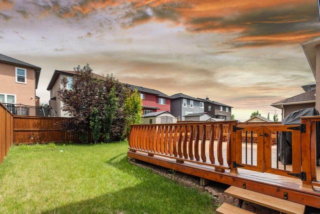 15 Saddlecrest Gardens Ne, House detached with 3 bedrooms, 2 bathrooms and 4 parking in Calgary AB | Image 3